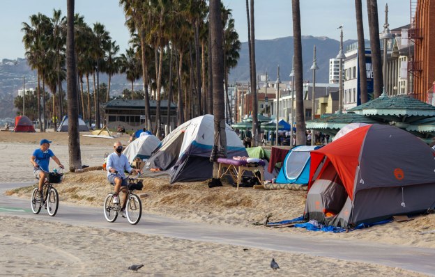 homeless venice beach excercise dra martha castro noriega mexico